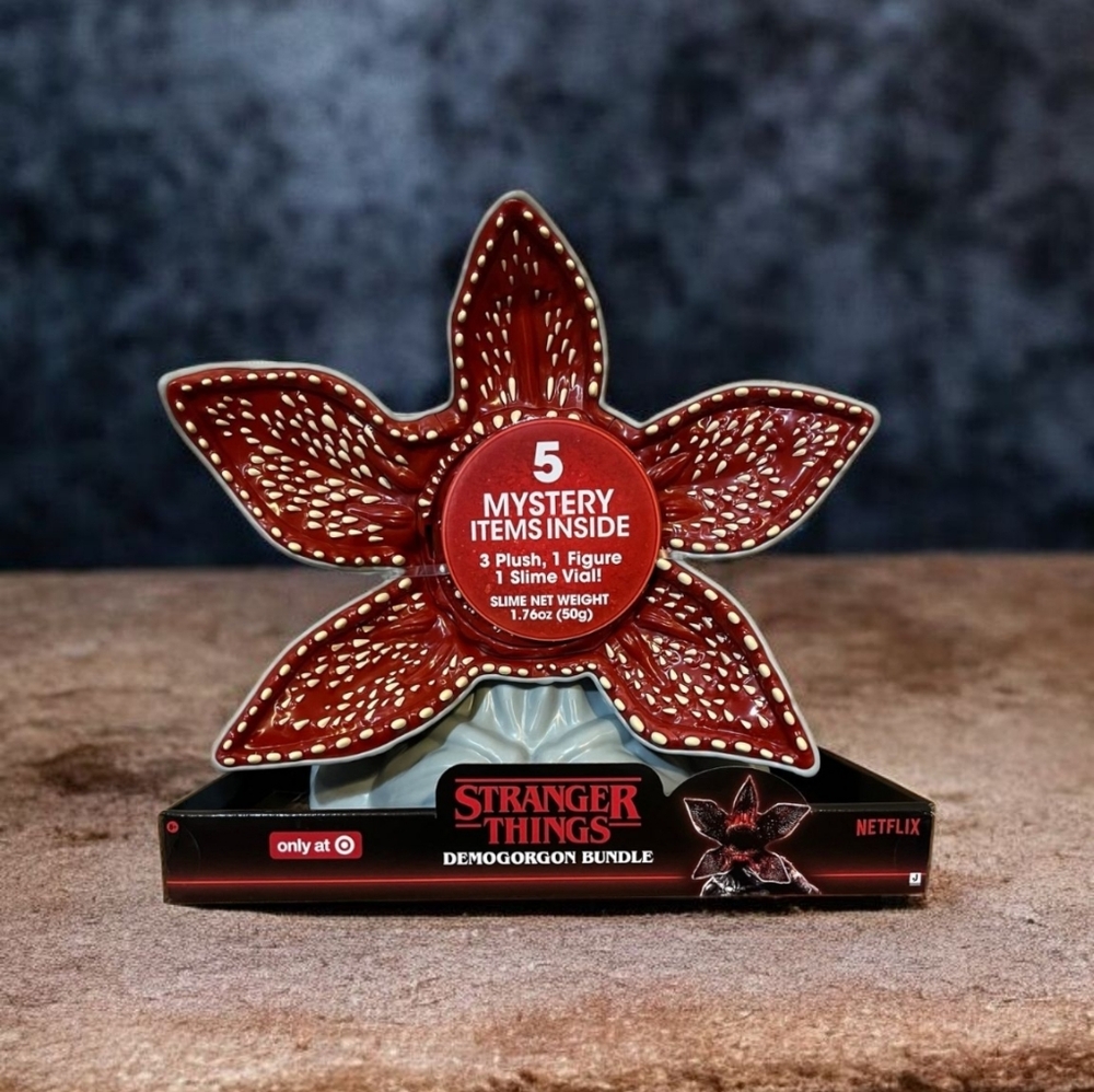 Target EXCLUSIVE Stranger Things Demogorgon Bundle RARE!! Ready To Ship!